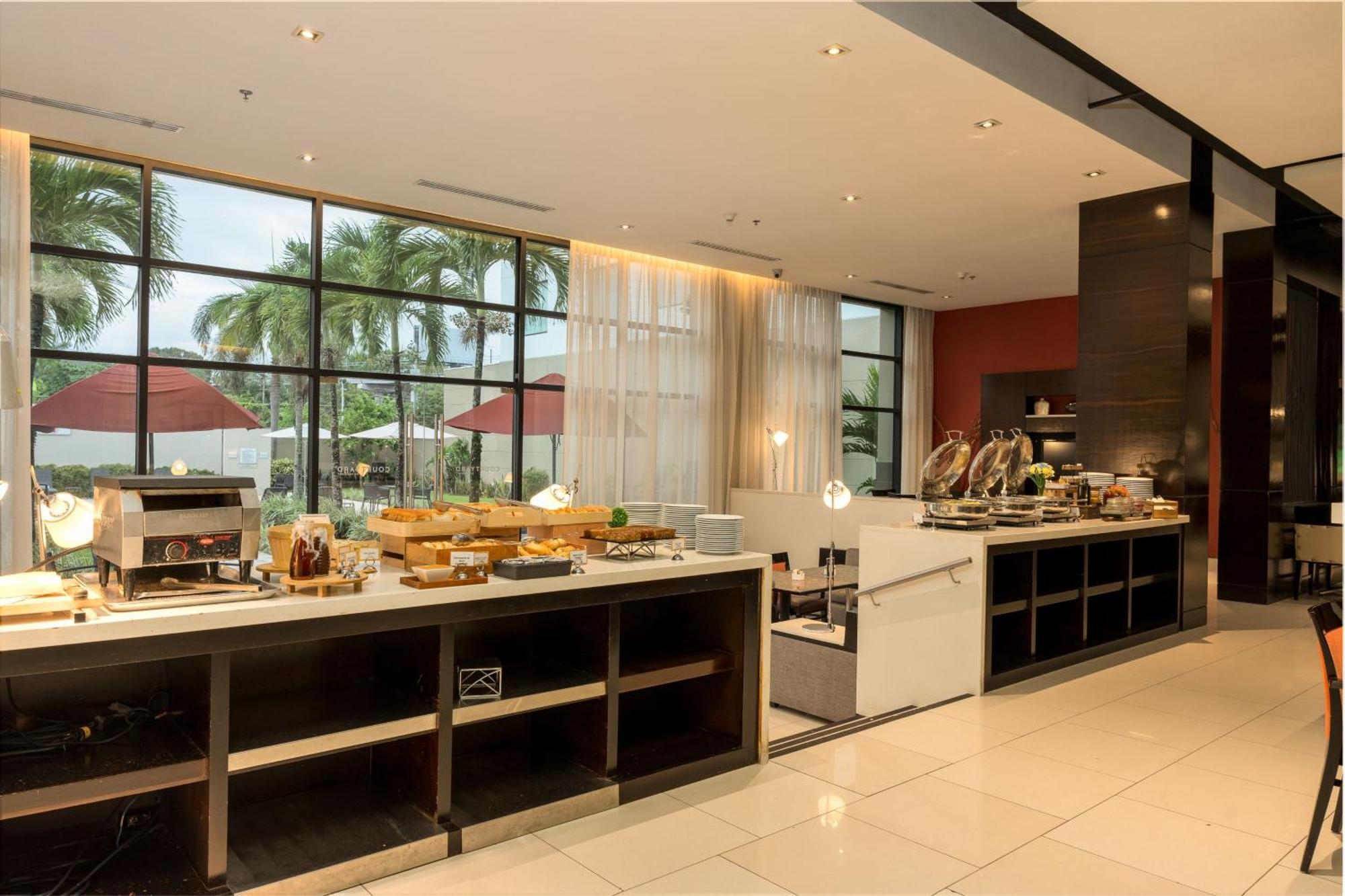 Courtyard By Marriott Panama Metromall Tocumen Exterior foto
