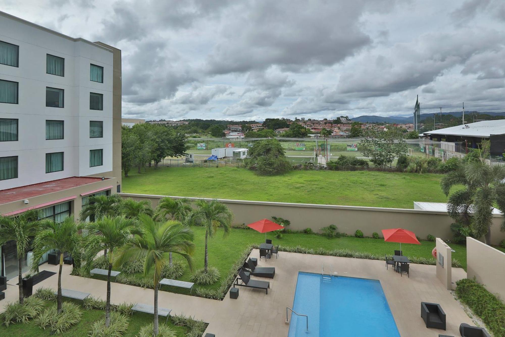 Courtyard By Marriott Panama Metromall Tocumen Exterior foto